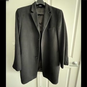 Stafford top coat. Excellent condition. Worn a few times. Size is 50R